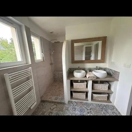Maison La Garde, Piscine, 4 Chambres, 2 Sdb Дом отдыха