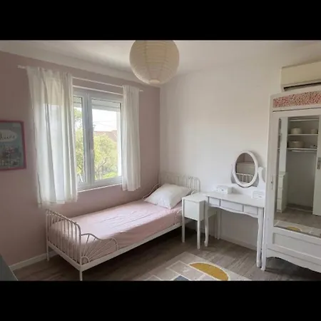 Maison La Garde, Piscine, 4 Chambres, 2 Sdb Дом отдыха *